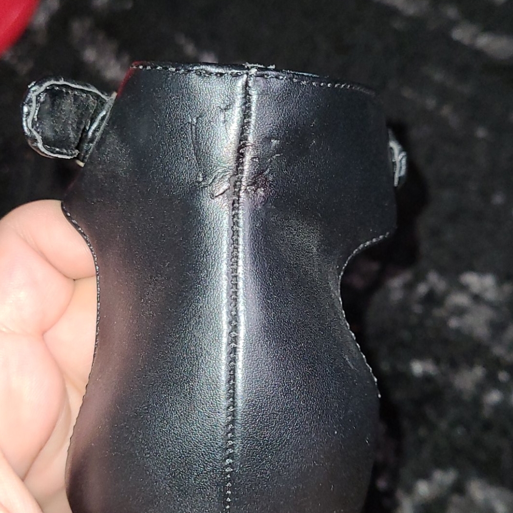 Heels - Picture 3 of 4